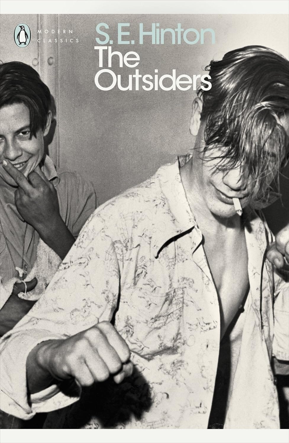 Outsiders By S.e.hinton (Penguin Modern Classics) Book Cover